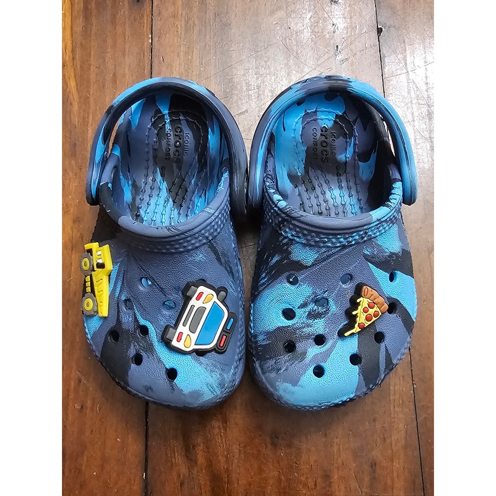 Crocs Toddler Classic Clogs Blue Black Marble Swirl Size C5 with Charms